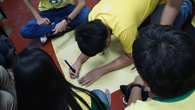 NXplorers students are brainstorming ideas against the food, water and energy nexus model